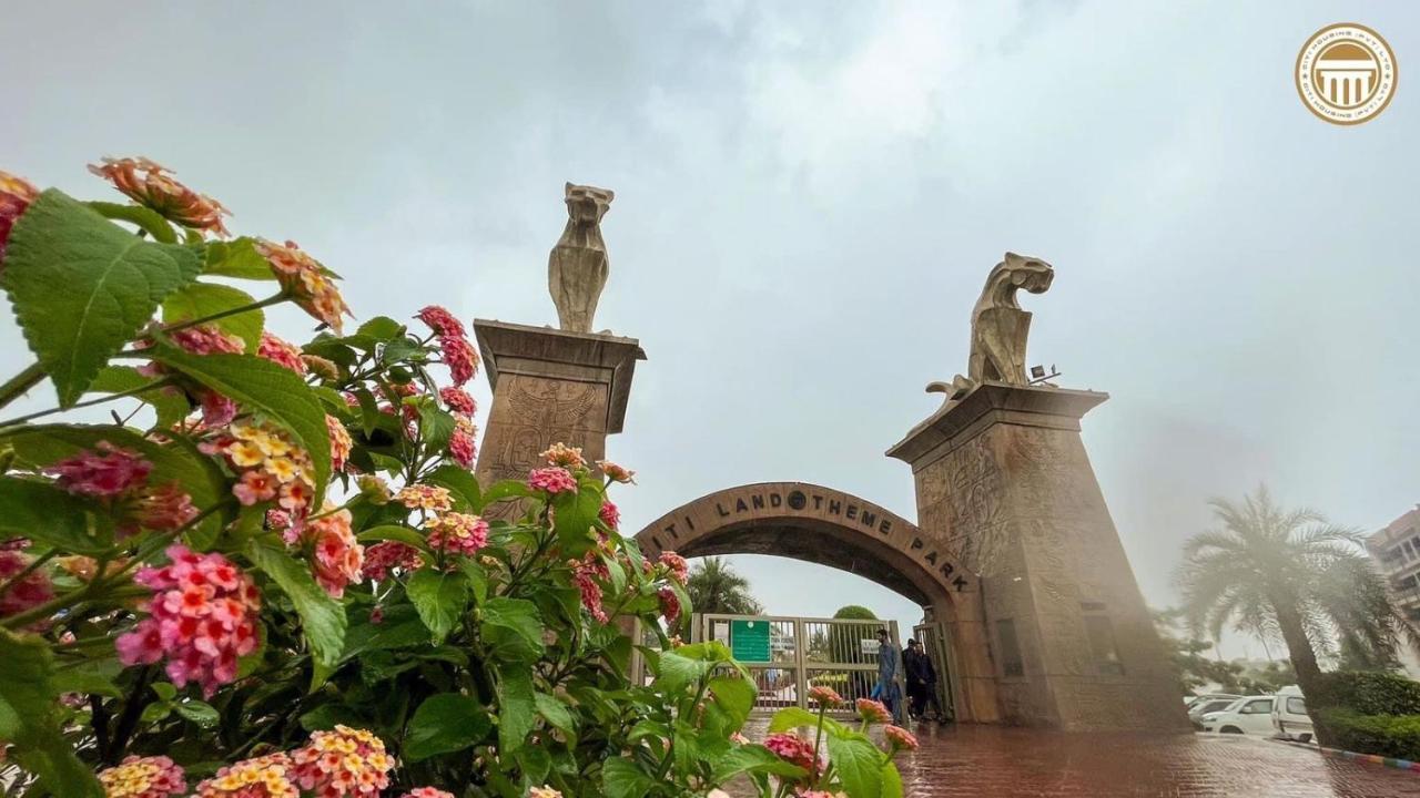 Premier Heights Jhelum Hotel Bagian luar foto
