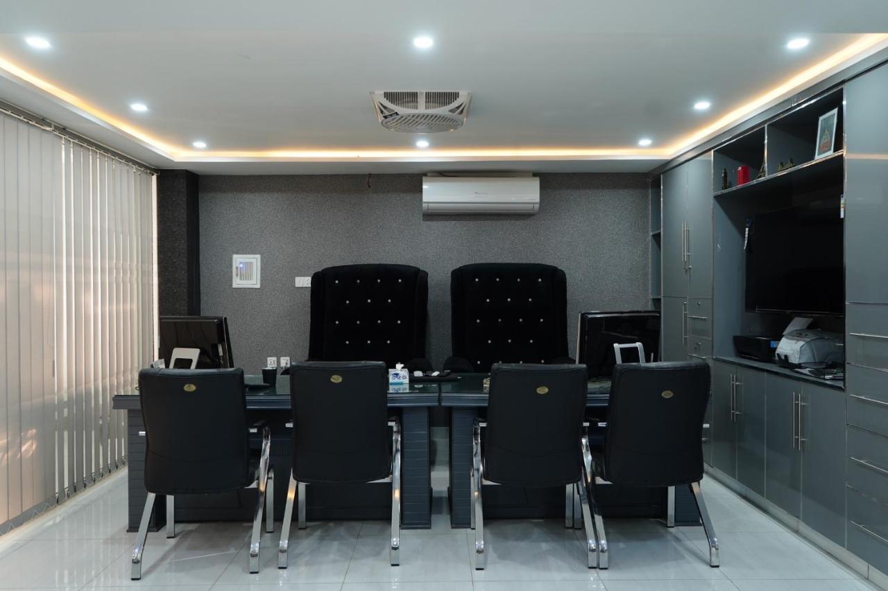 Premier Heights Jhelum Hotel Bagian luar foto