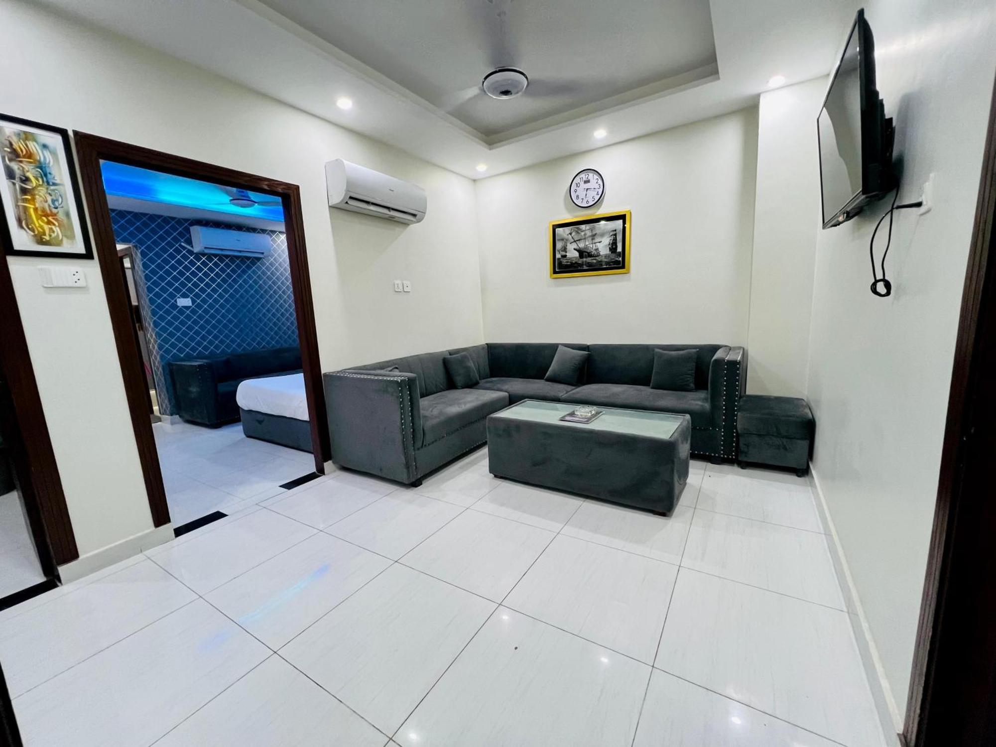 Premier Heights Jhelum Hotel Bagian luar foto